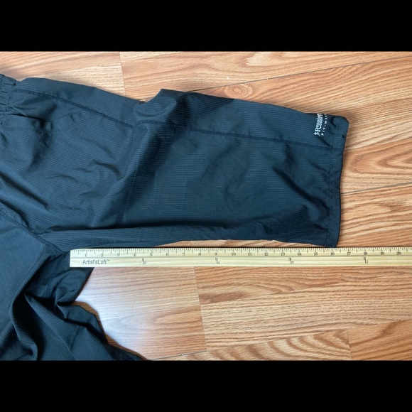 Running Room capris - Picture 3 of 10